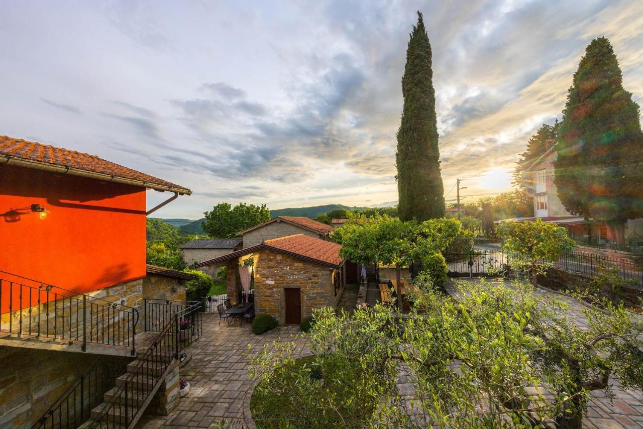 Touristfarm - Apartments "Red Fairytale" Marezige Exterior photo